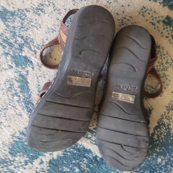 Clark bendables brown sandals 7 - Picture 3 of 3